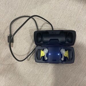 Bose SoundSport Free Wireless Earbuds Headphones w/ Charging Case